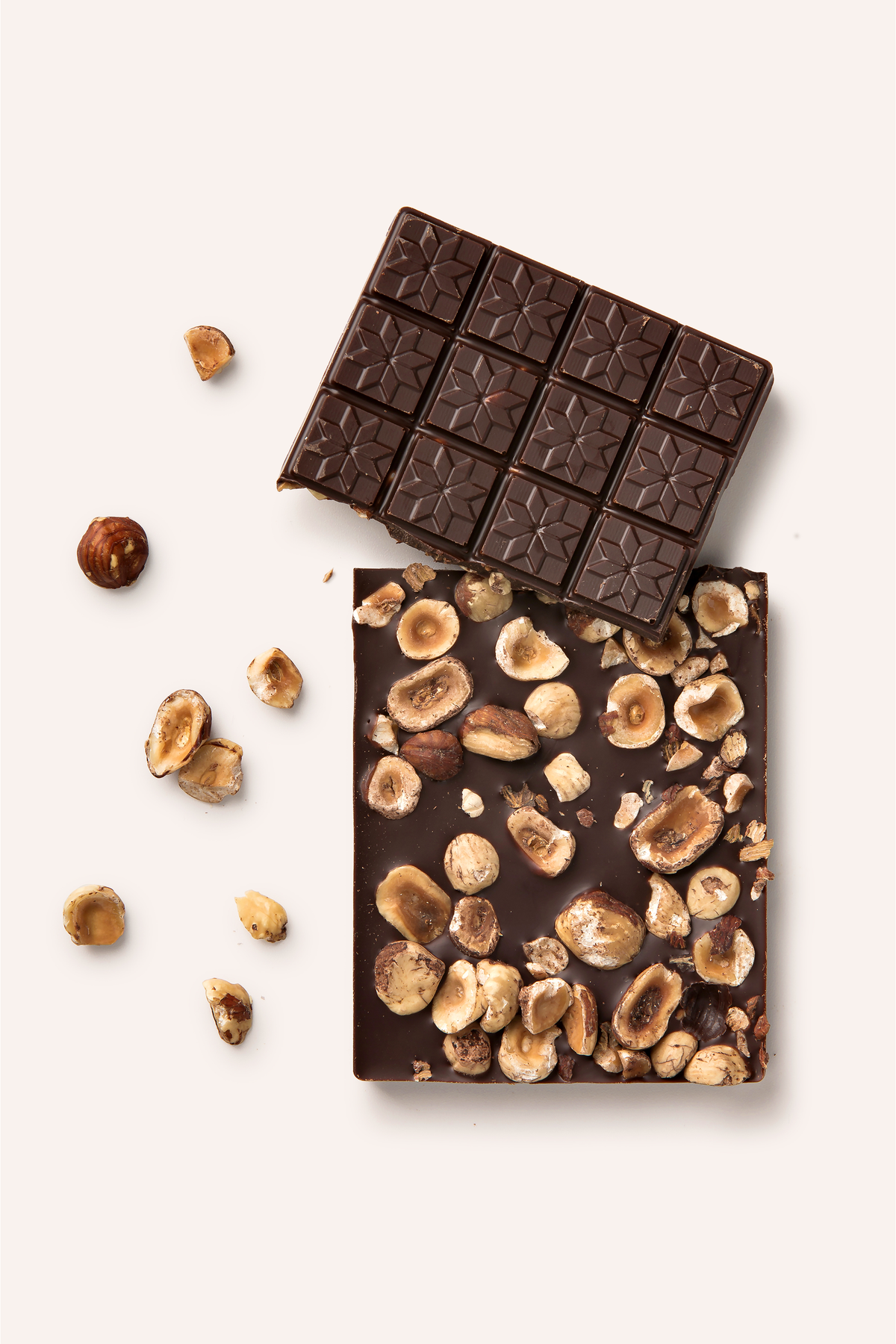 Tablette chocolat noisettes noir